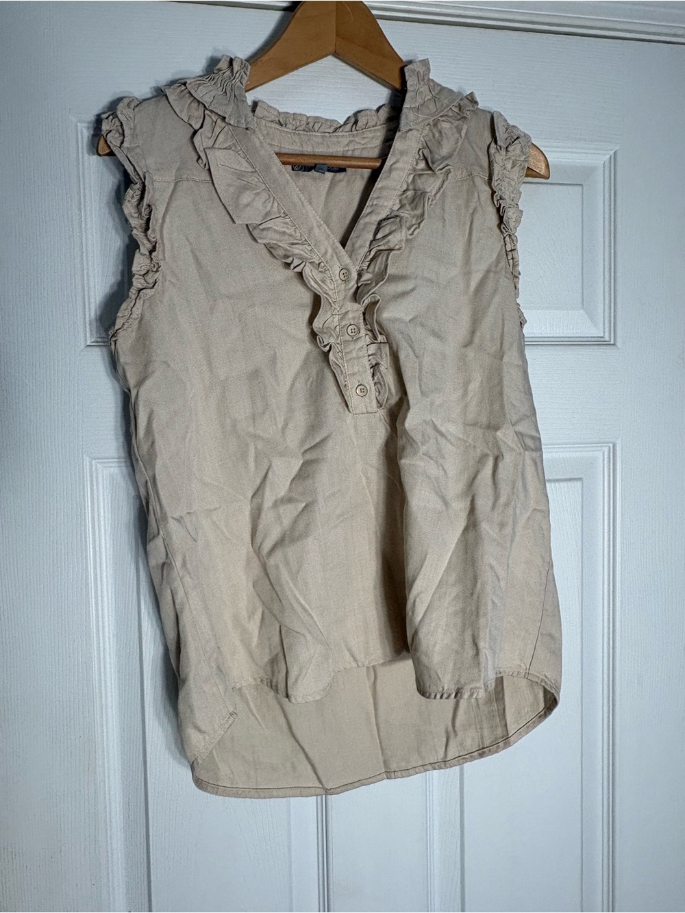 Wit & Wisdom Beige Ruffle V-Neck Sleeveless Top